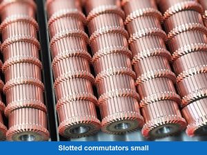 Slotted commutators small